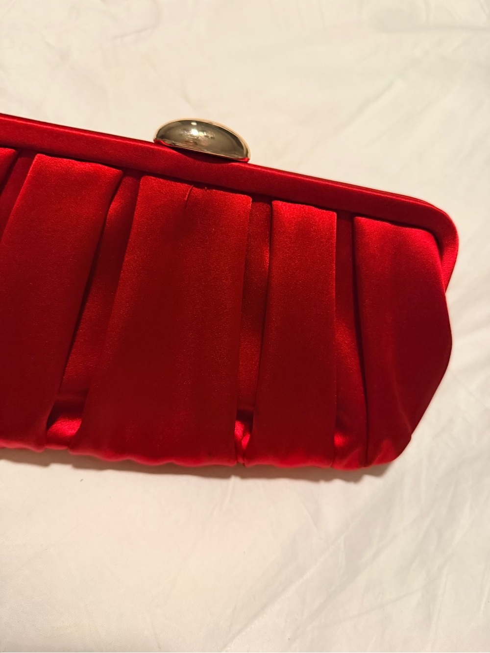 Red Satin Pleated Evening Clutch - Picture 4 of 5